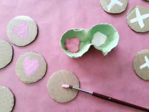 How To Make A Hugs and Kisses Game decorate